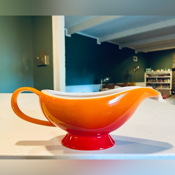 NIB Le Creuset Flame Gravy Boat - Picture 1 of 4